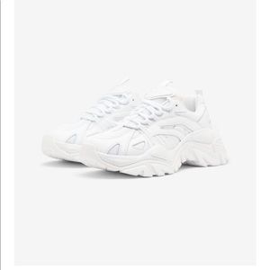 Fila Electrove All White Size 7
